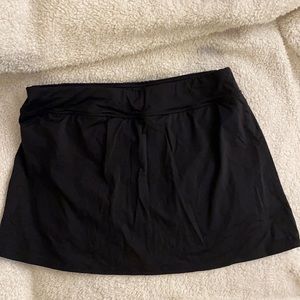 Lands End black swim skirt with panty-size 10